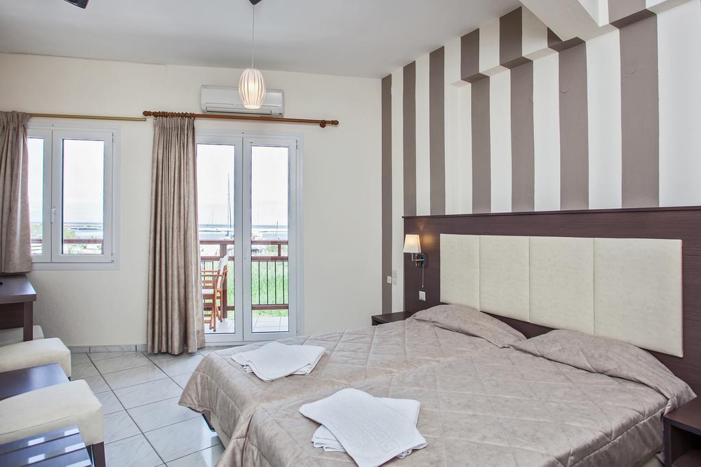 Akti Fine Rooms Skopelos Town Phòng bức ảnh